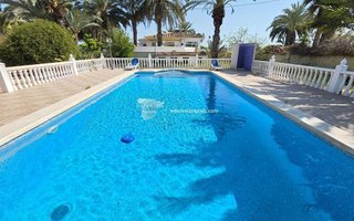 Chalet en venta en Catral