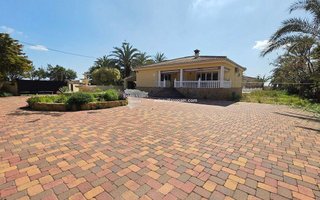 Chalet en venta en Catral