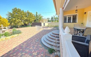 Chalet en venta en Catral