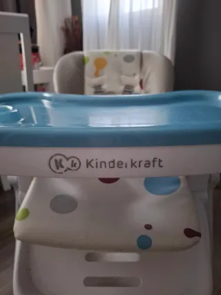 Trona Kinderkraft con cojín estampado