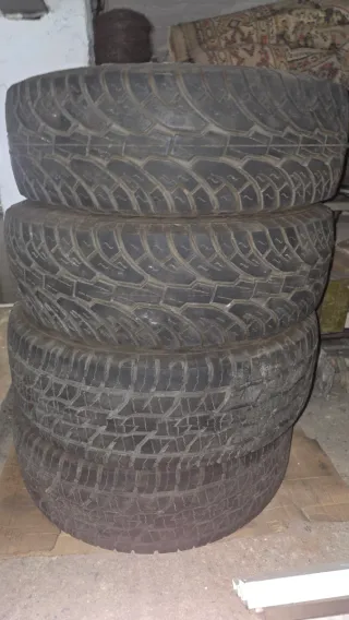 Neumáticos 265/70R16 90%