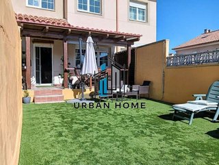 Casa adosada en venta en Villaquilambre
