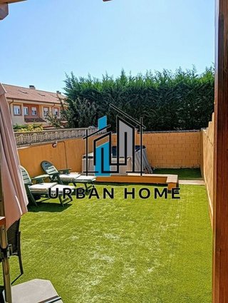Casa adosada en venta en Villaquilambre