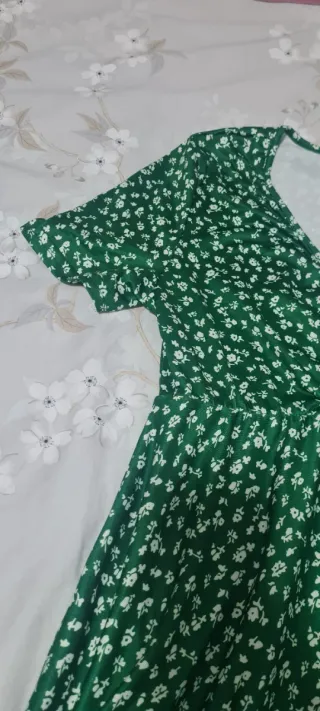 Vestido premamá verde estampado floral