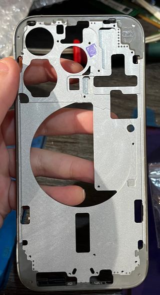 Carcaça iPhone 15 Pro Titânio Natural