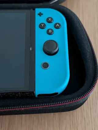Nintendo Switch + 4 Juegos