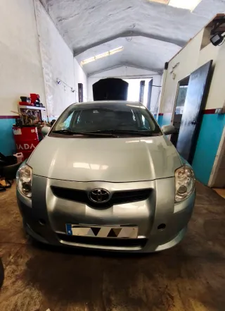 Toyota Auris 2.0 126cv - Acabado SOL gama Alta