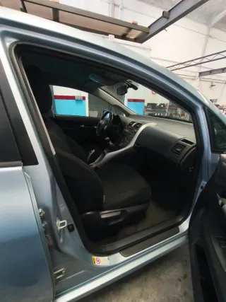 Toyota Auris 2.0 126cv - Acabado SOL gama Alta