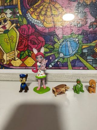 Figuras figuritas kinder Caja de juguetes varios