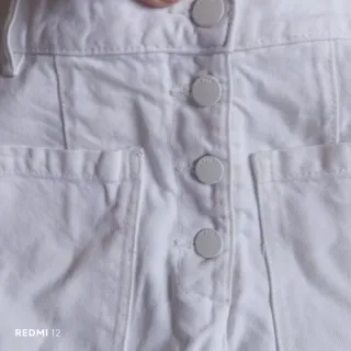 Falda vaquera blanca con botones