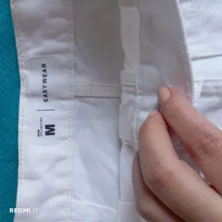 Falda vaquera blanca con botones