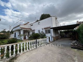 Chalet en venta en Entrepinos en Eliana (l´)