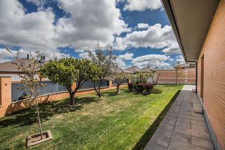 Chalet en venta en Polígono - Carrefour en Ávila