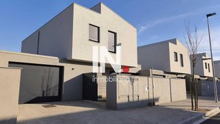 Casa en venta en Joc de la Bola - Camps d'Esports - Ciutat Jardí - Montcada en Lleida