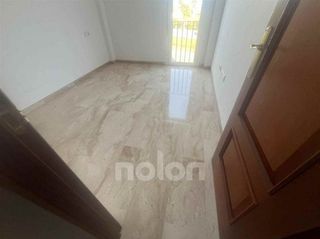 Casa adosada en venta en Utrera