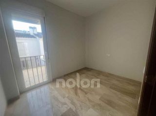 Casa adosada en venta en Utrera
