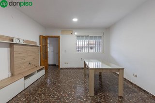 Casa adosada en venta en Maracena