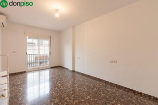 Casa adosada en venta en Maracena