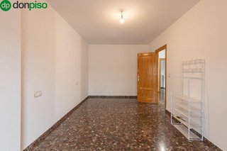 Casa adosada en venta en Maracena