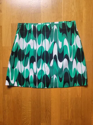Minifalda Zara Verde, Negro y Blanco