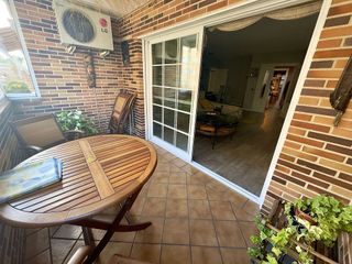 Piso en venta en El Barral Ferial en Coslada