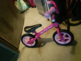 Bici de equilibrio rosa Chicco