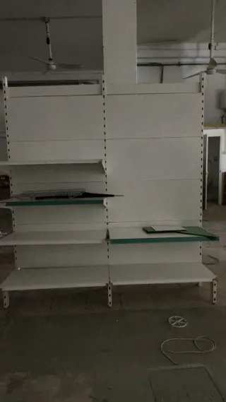 Estanterías metálicas