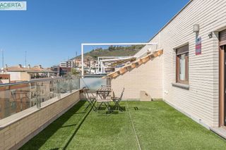 Casa adosada en venta en Crta. De la Sierra en Granada