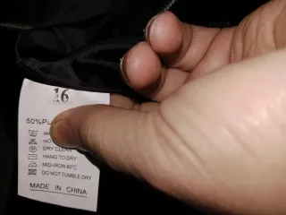 Cazadora efecto piel negra