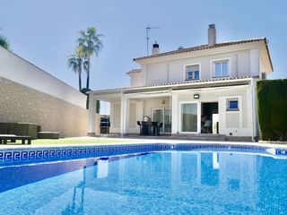 Chalet en venta en Montequinto en Dos Hermanas