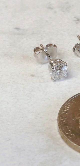 Pendiente Diamante Natural y Oro 18k