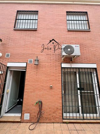 Casa pareada en venta en Coria del Río