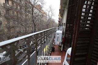 Piso en venta en Sant Antoni en Barcelona