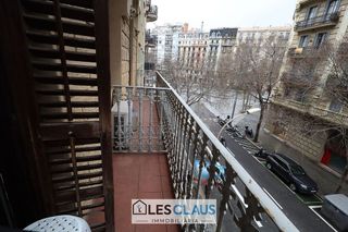 Piso en venta en Sant Antoni en Barcelona