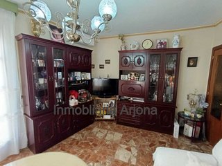 Casa adosada en venta en Lucena