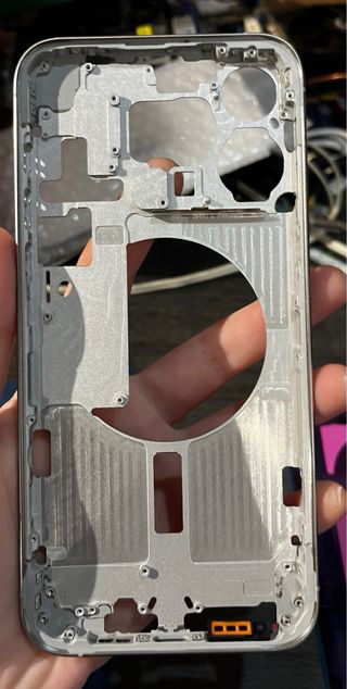 Carcaça iPhone 15 Pro Max Titânio Natural