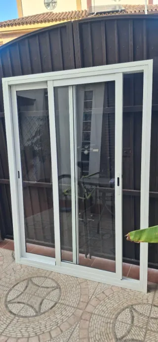 Ventanal grande corredera aluminio 1,20x1,65m.