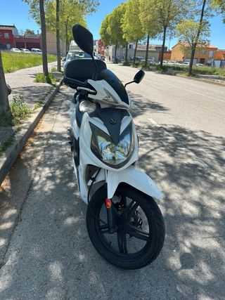 SYM Symphony 125cc Maxi Scooter Blanca