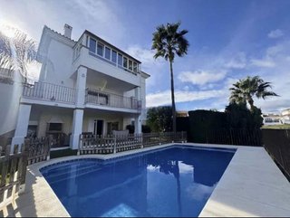 Chalet en venta en Hipódromo - Cerrado del Águila en Mijas