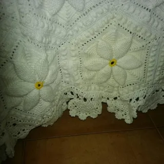 Colcha de ganchillo flores hecha a mano