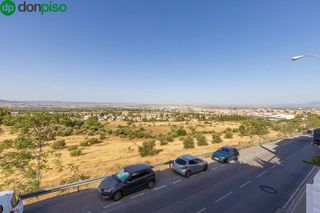 Casa adosada en venta en Bola de Oro - Serrallo en Granada