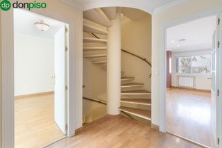 Casa adosada en venta en Bola de Oro - Serrallo en Granada