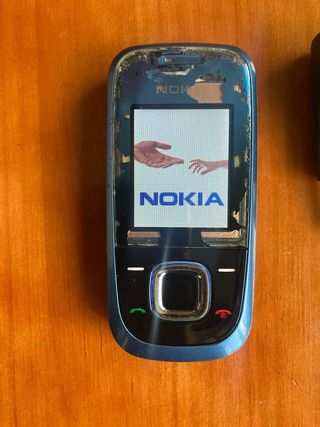 Nokia con cargador