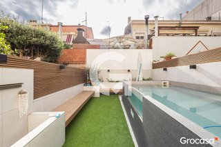 Chalet en venta en El Castell-Poble Vell en Castelldefels