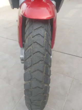 Aprilia Pegaso 650ie Roja/Plata