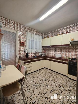 Casa pareada en venta en Les Arenes - La Grípia  Can Montllor en Terrassa