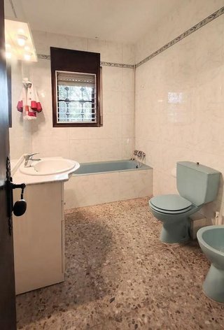 Casa pareada en venta en Les Arenes - La Grípia  Can Montllor en Terrassa