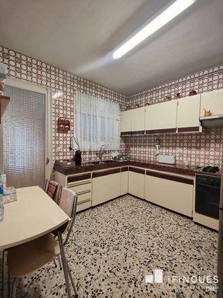 Casa pareada en venta en Les Arenes - La Grípia  Can Montllor en Terrassa