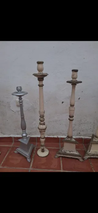 Candelabros antiguos de iglesia