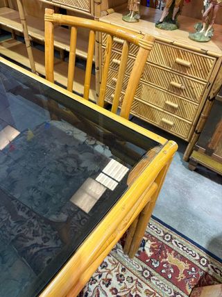 CONJUNTO DE MESA Y 8 SILLAS
